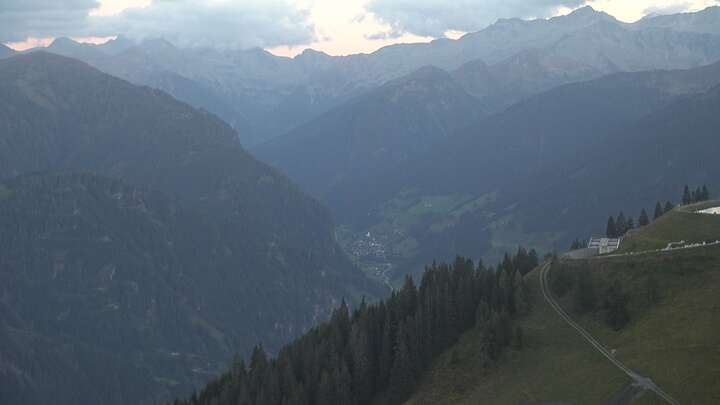 Großarl Upper Station 6er Sesselbahn Harbach snow cam captured at 22 September 2026 at 7:09 pm GMT+2