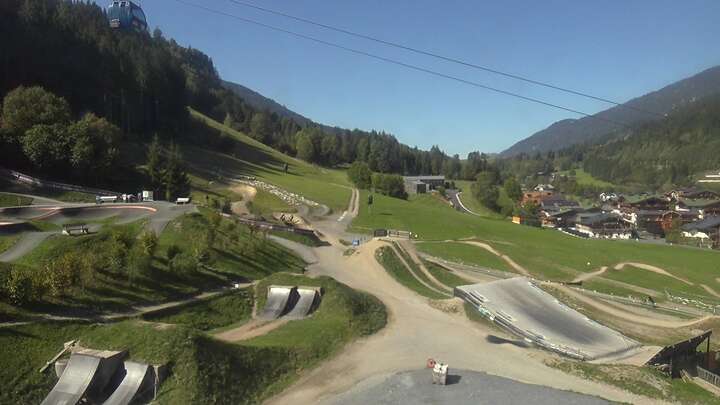 Leogang Base Station Asitzbahn snow cam captured at 29 September 2026 at 12:30 pm GMT+2