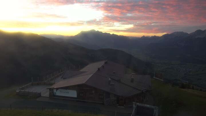 Maria Alm Aberg-Upper Station snow cam captured at 25 September 2026 at 7:22 pm GMT+2