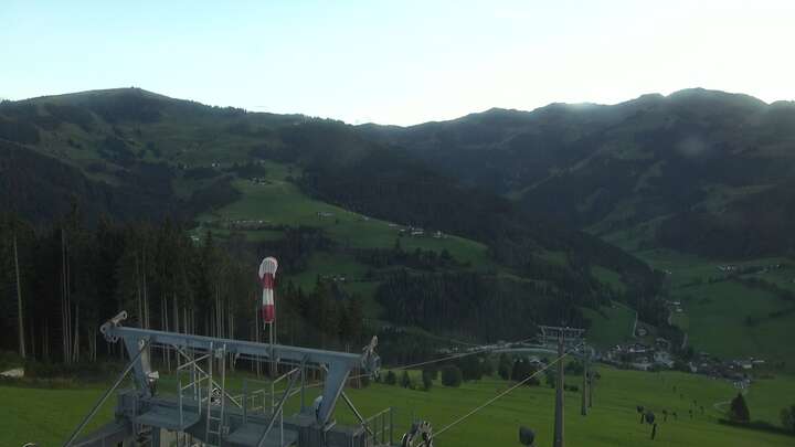 Maria Alm Natrun Upper Station snow cam captured at 17 September 2026 at 10:06 pm GMT+2