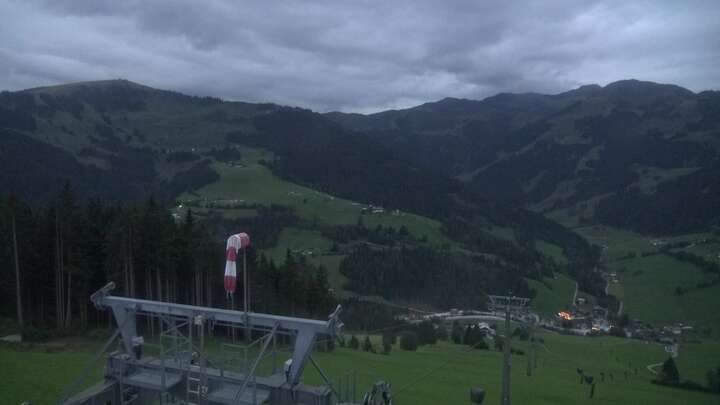 Maria Alm Natrun Upper Station snow cam captured at 18 September 2026 at 7:42 pm GMT+2