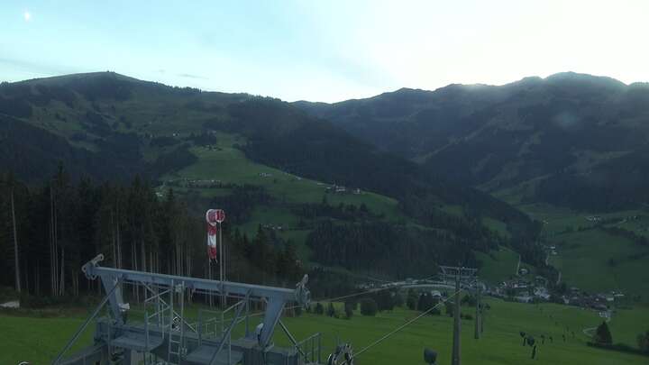 Maria Alm Natrun Upper Station snow cam captured at 19 September 2026 at 7:19 pm GMT+2