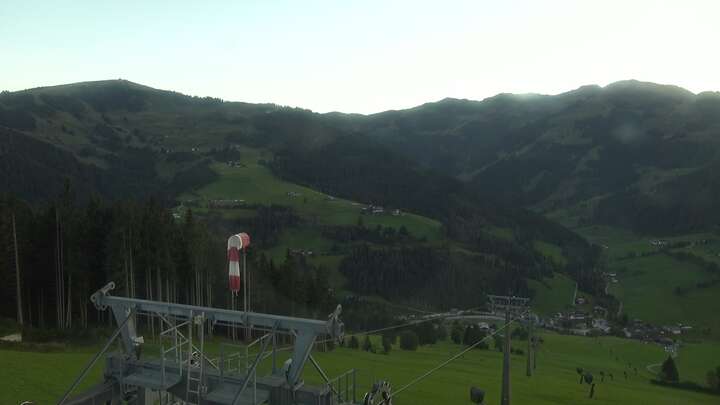 Maria Alm Natrun Upper Station snow cam captured at 25 September 2026 at 7:05 pm GMT+2