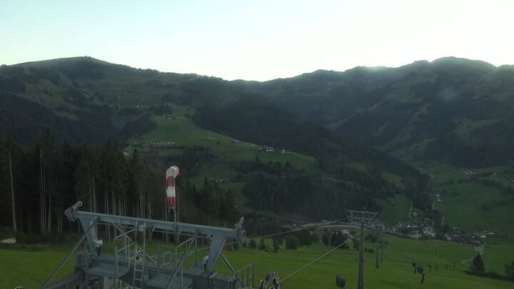 Maria Alm Natrun Upper Station snow cam captured at 28 September 2026 at 7:00 pm GMT+2