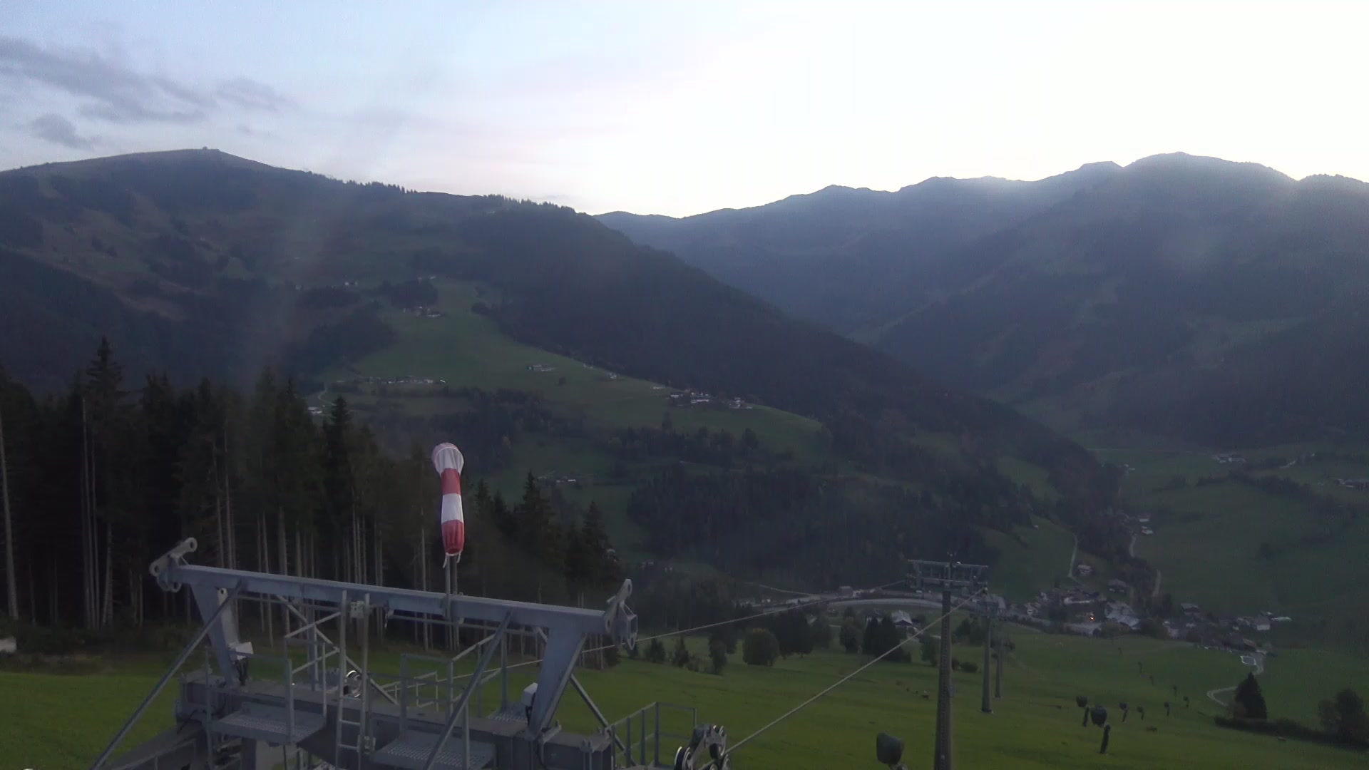 Maria Alm Natrun Upper Station snow cam captured at 4 October 2026 at 6:59 pm GMT+2