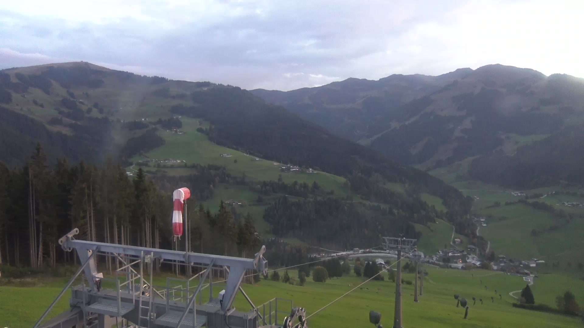 Maria Alm Natrun Upper Station snow cam captured at 5 October 2026 at 7:09 pm GMT+2