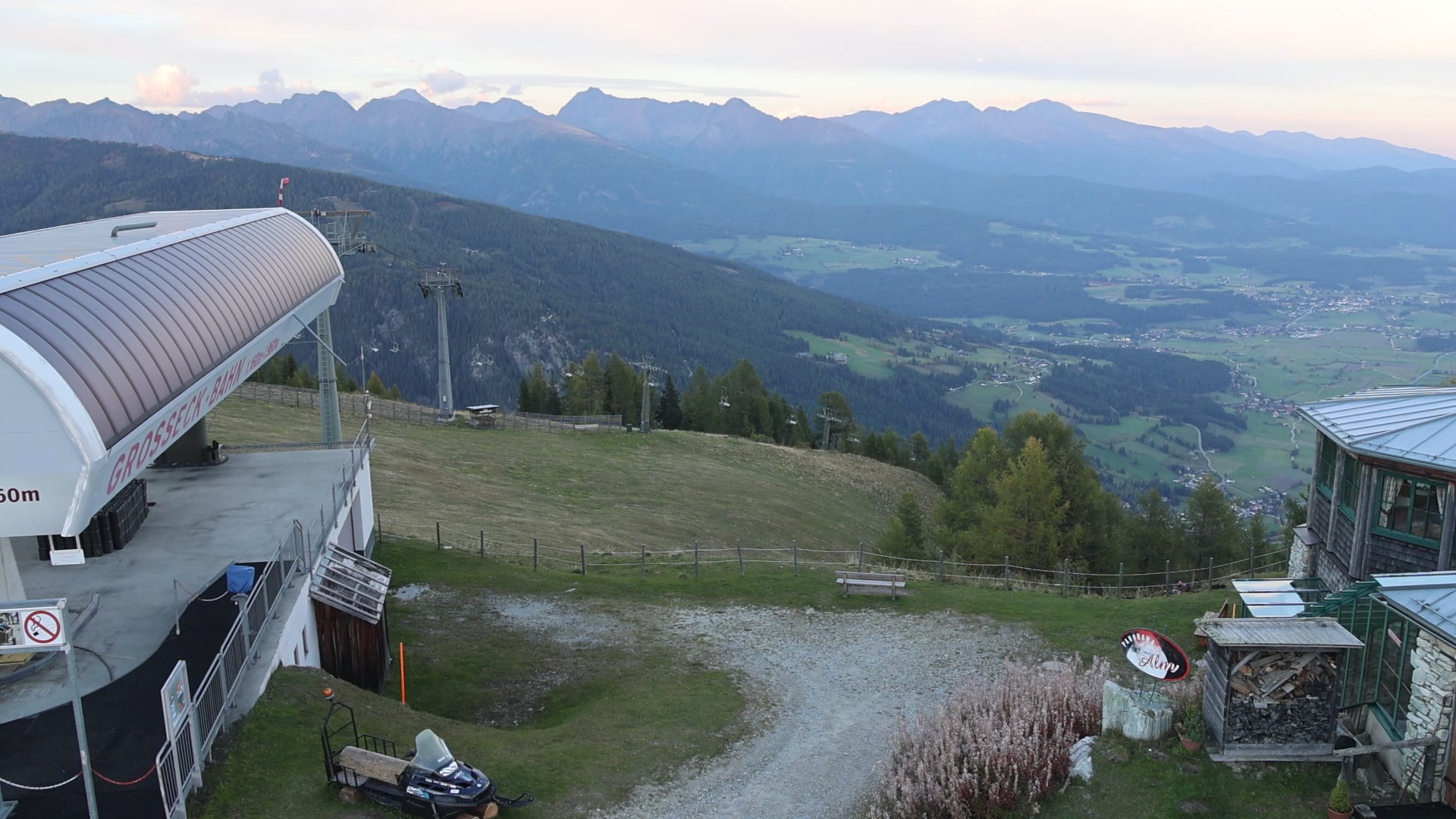 Mauterndorf Grosseck Sender Upper Station snow cam captured at 5 October 2026 at 6:35 pm GMT+2
