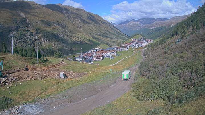 Obergurgl Gaisberg snow cam captured at 14 September 2026 at 10:25 pm GMT+2