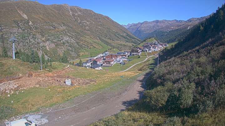 Obergurgl Gaisberg snow cam captured at 15 September 2026 at 4:17 pm GMT+2