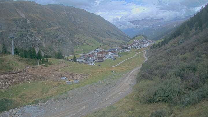 Obergurgl Gaisberg snow cam captured at 18 September 2026 at 10:24 pm GMT+2
