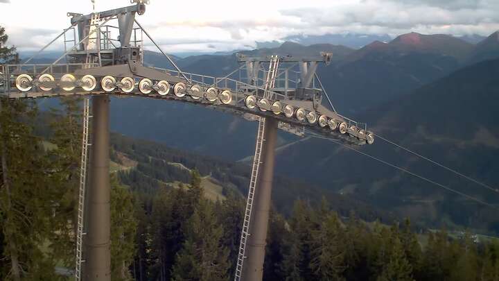 Saalbach Kohlmaiskopf snow cam captured at 14 September 2026 at 7:46 pm GMT+2