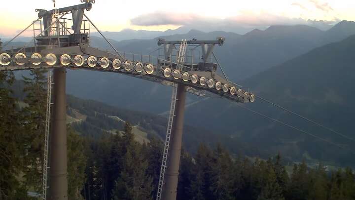 Saalbach Kohlmaiskopf snow cam captured at 22 September 2026 at 7:30 pm GMT+2