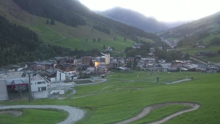Saalbach Kohlmais Tal snow cam captured at 19 September 2026 at 7:23 pm GMT+2