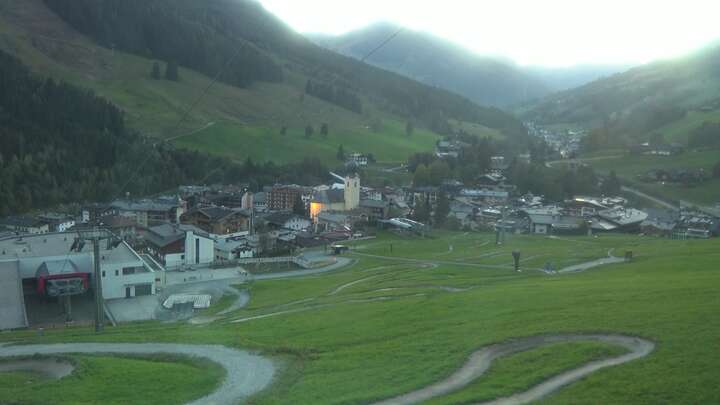 Saalbach Kohlmais Tal snow cam captured at 28 September 2026 at 7:05 pm GMT+2