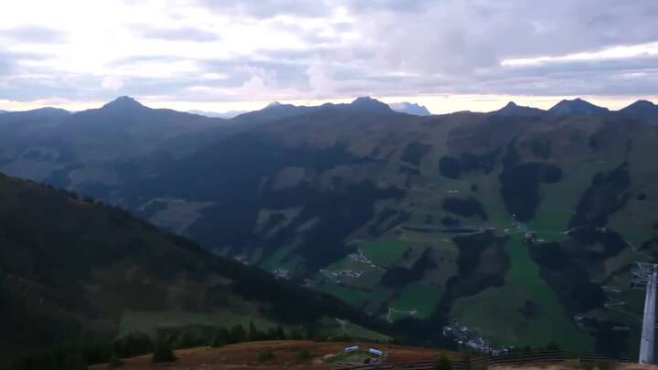 Saalbach Zwölferkogel snow cam captured at 14 September 2026 at 8:02 pm GMT+2
