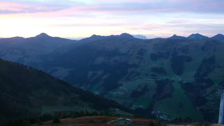 Saalbach Zwölferkogel snow cam captured at 19 September 2026 at 7:39 pm GMT+2