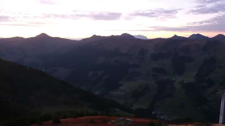 Saalbach Zwölferkogel snow cam captured at 25 September 2026 at 7:46 pm GMT+2