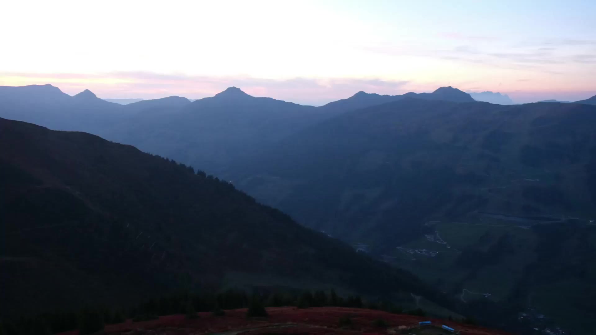 Saalbach Zwölferkogel snow cam captured at 3 October 2026 at 7:28 pm GMT+2