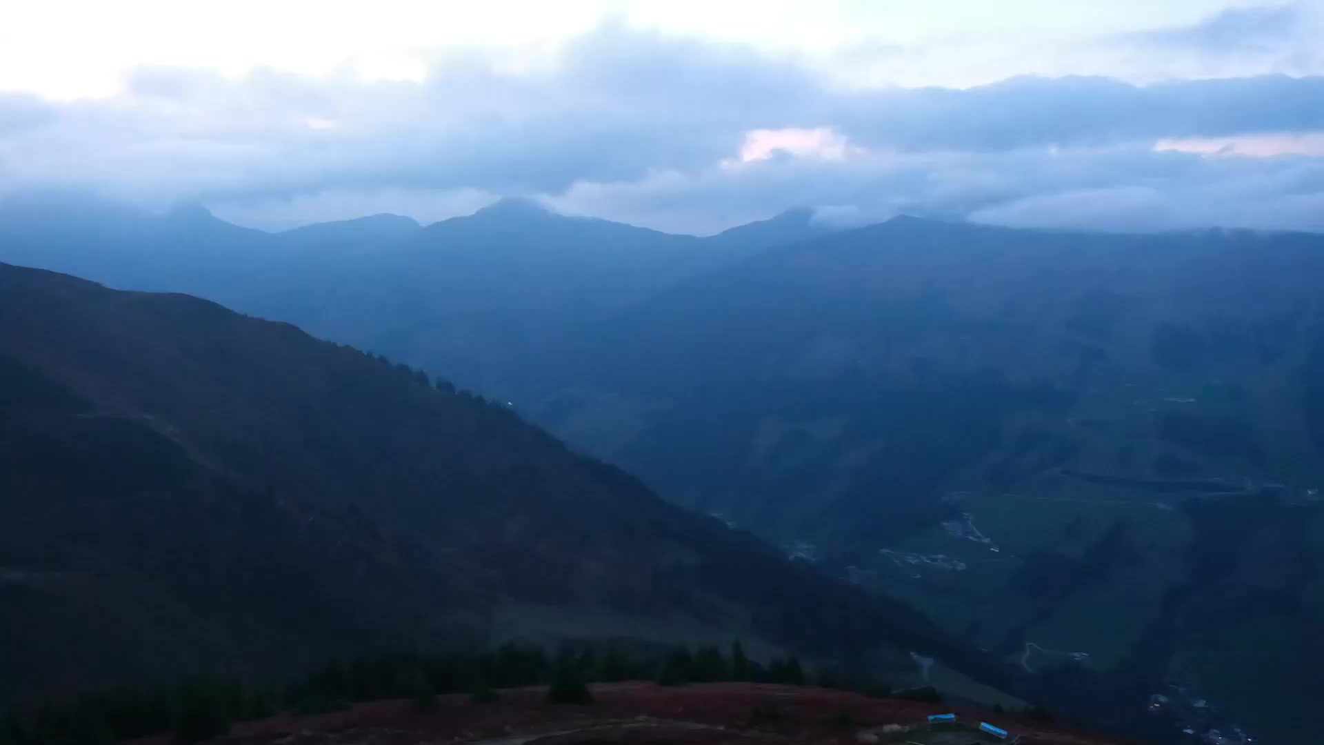 Saalbach Zwölferkogel snow cam captured at 4 October 2026 at 7:32 pm GMT+2