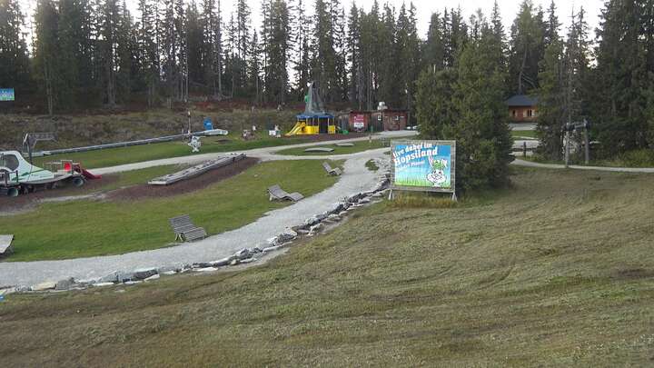 Schladming Hopsi Express Base Station snow cam captured at 27 September 2026 at 7:09 pm GMT+2