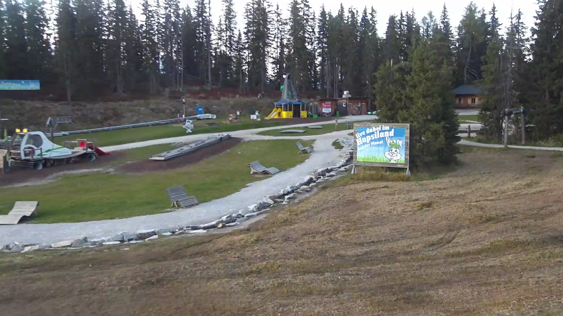 Schladming Hopsi Express Base Station snow cam captured at 4 October 2026 at 6:38 pm GMT+2