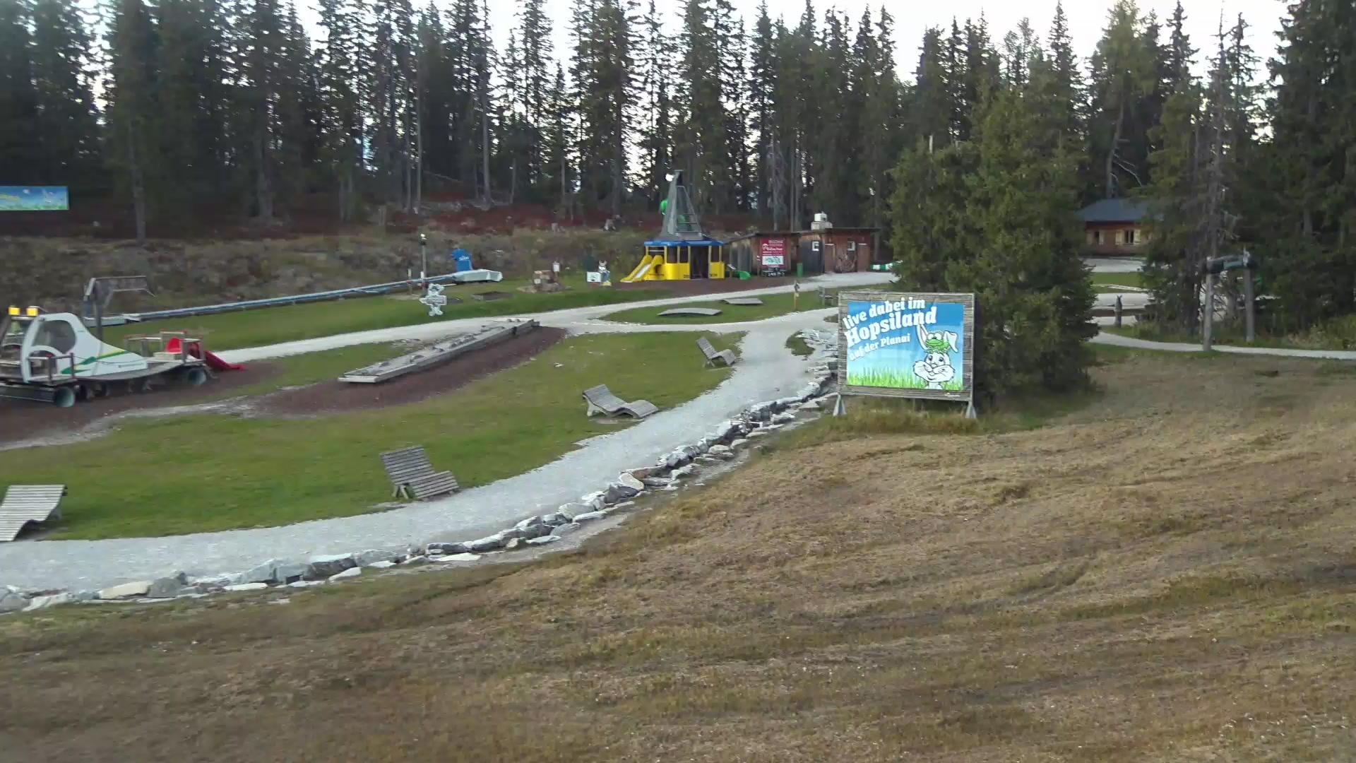 Schladming Hopsi Express Base Station snow cam captured at 5 October 2026 at 6:37 pm GMT+2