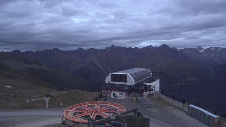 Sölden Seekogl snow cam captured at 13 September 2026 at 7:42 pm GMT+2