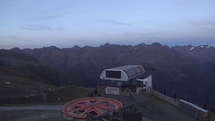 Sölden Seekogl snow cam captured at 17 September 2026 at 10:14 pm GMT+2