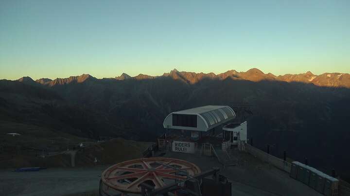 Sölden Seekogl snow cam captured at 22 September 2026 at 7:07 pm GMT+2