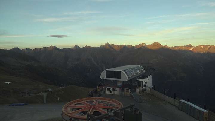Sölden Seekogl snow cam captured at 23 September 2026 at 7:23 pm GMT+2