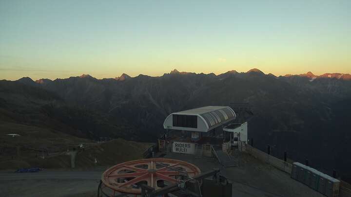 Sölden Seekogl snow cam captured at 26 September 2026 at 7:17 pm GMT+2