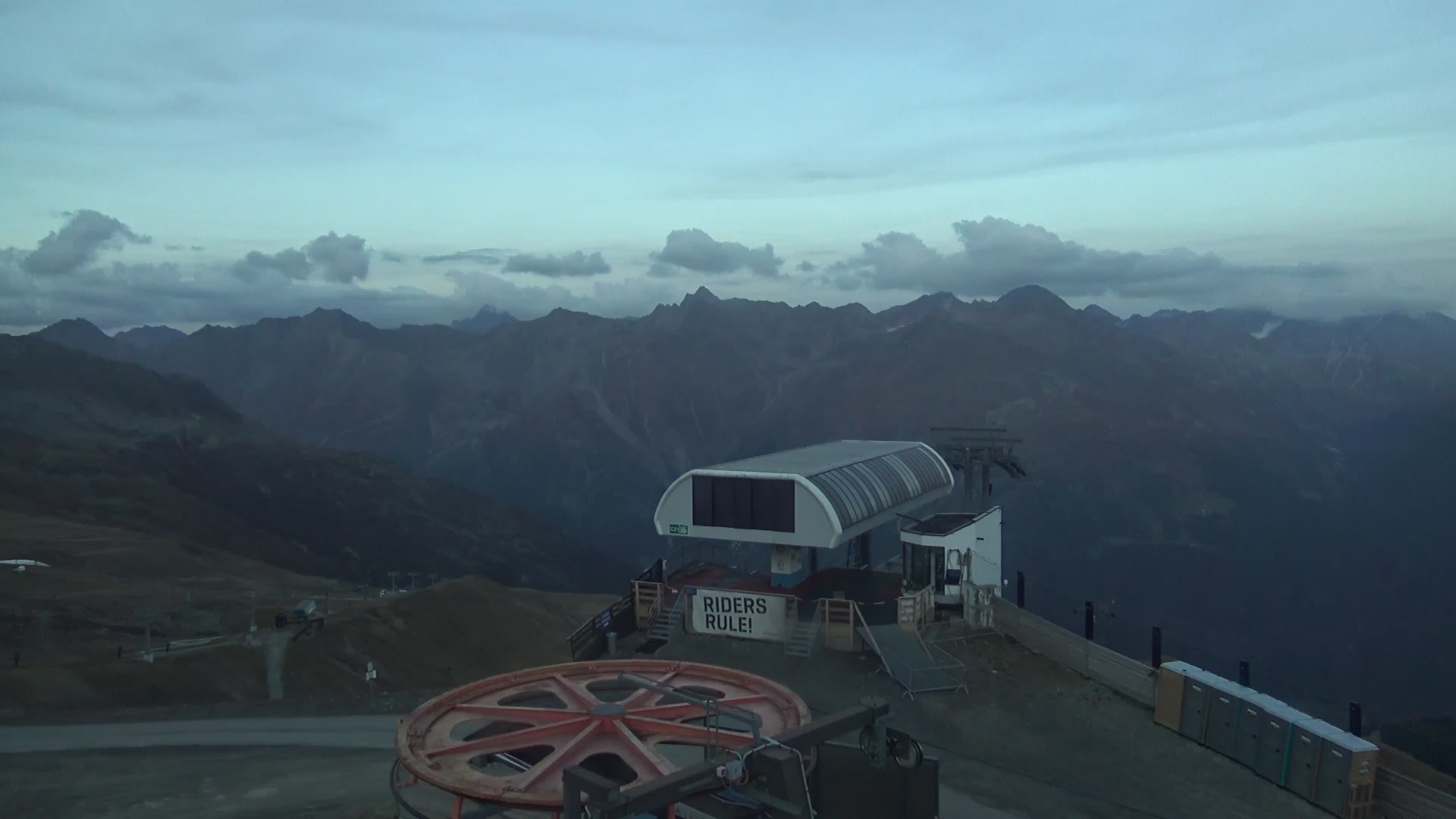 Sölden Seekogl snow cam captured at 3 October 2026 at 7:01 pm GMT+2