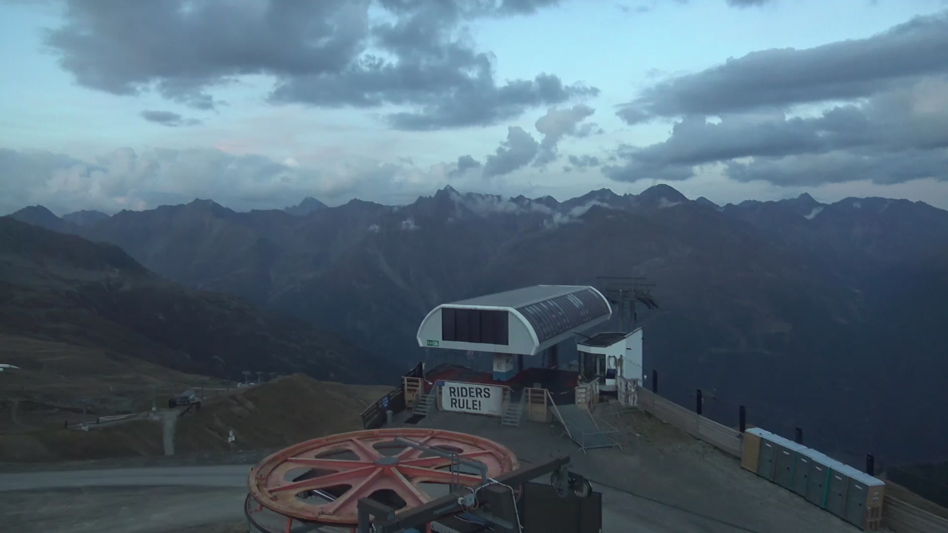 Sölden Seekogl snow cam captured at 4 October 2026 at 6:57 pm GMT+2