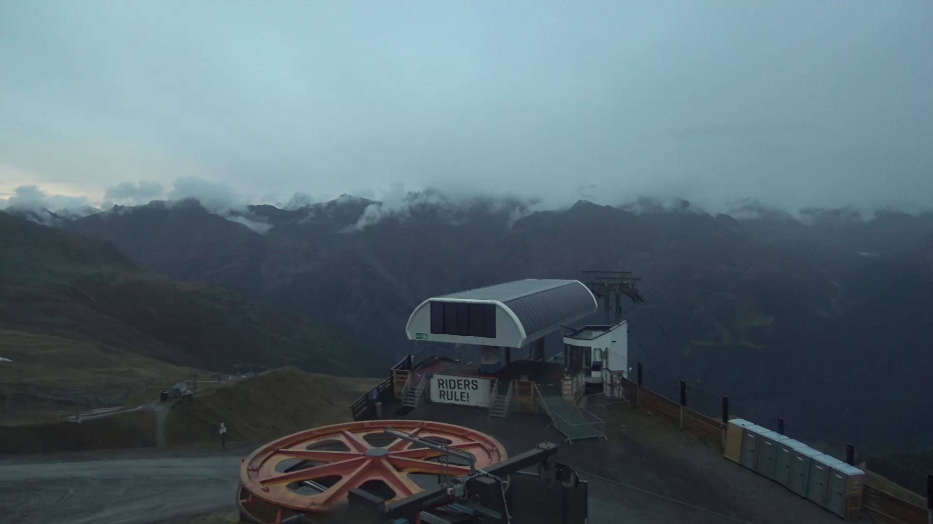 Sölden Seekogl snow cam captured at 5 October 2026 at 7:09 pm GMT+2