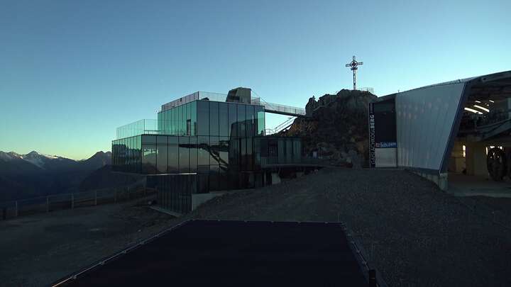 Sölden Gaislachkogl snow cam captured at 15 September 2026 at 7:15 pm GMT+2
