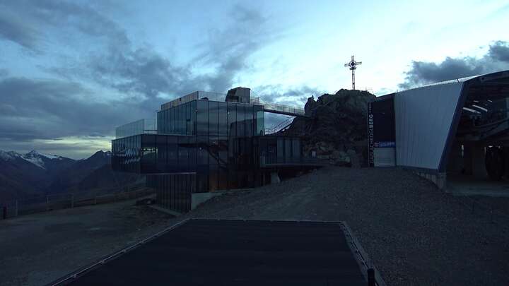 Sölden Gaislachkogl snow cam captured at 20 September 2026 at 7:41 pm GMT+2