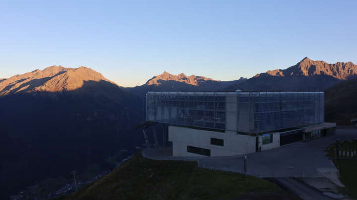 Sölden Giggijoch snow cam captured at 15 September 2026 at 7:15 pm GMT+2