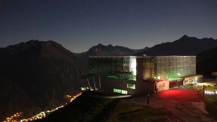 Sölden Giggijoch snow cam captured at 22 September 2026 at 11:39 pm GMT+2