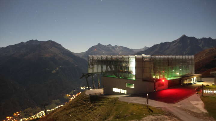 Sölden Giggijoch snow cam captured at 27 September 2026 at 11:59 pm GMT+2