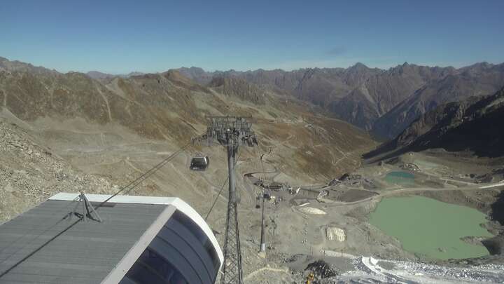 Sölden Schwarze Schneid Mid Station snow cam captured at 29 September 2026 at 12:37 pm GMT+2