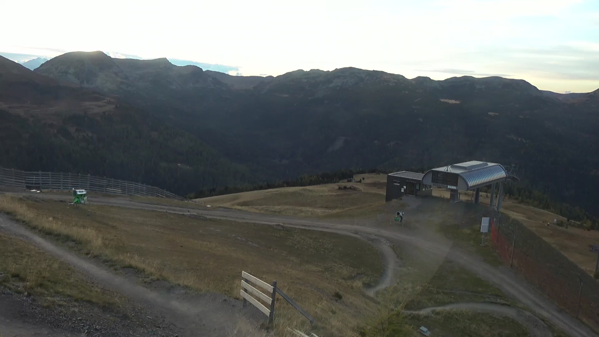Turracherhöhe Bergbahnen Turracher Höhe snow cam captured at 5 October 2026 at 6:28 pm GMT+2