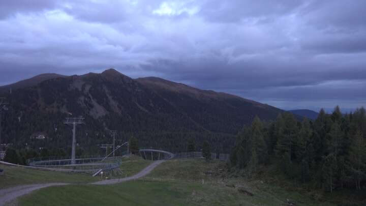 Turracherhöhe Almzeithütte snow cam captured at 13 September 2026 at 7:28 pm GMT+2