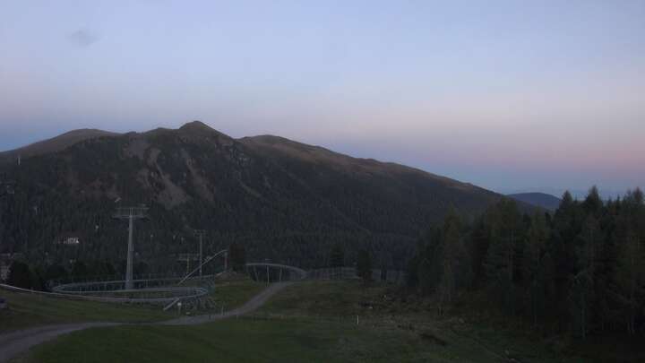 Turracherhöhe Almzeithütte snow cam captured at 16 September 2026 at 7:31 pm GMT+2