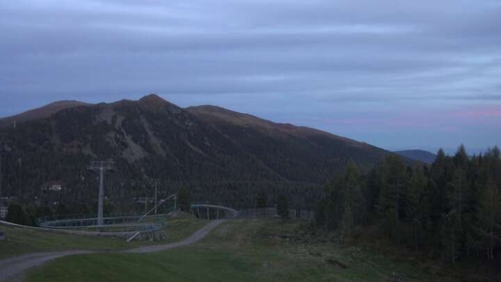 Turracherhöhe Almzeithütte snow cam captured at 20 September 2026 at 7:25 pm GMT+2