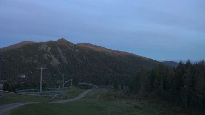 Turracherhöhe Almzeithütte snow cam captured at 21 September 2026 at 7:25 pm GMT+2