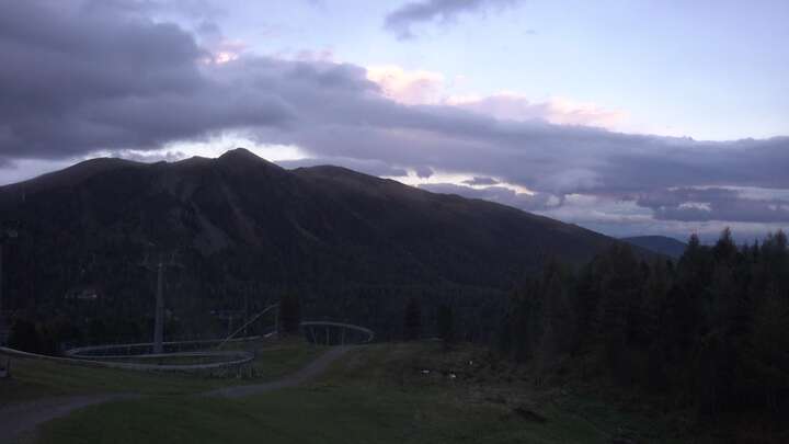Turracherhöhe Almzeithütte snow cam captured at 24 September 2026 at 6:58 pm GMT+2