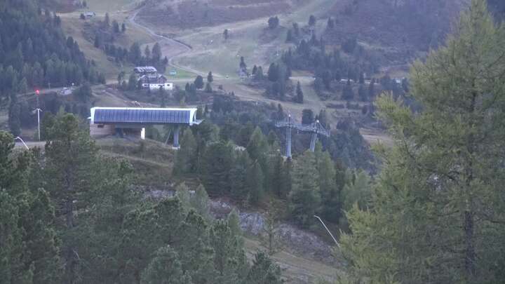 Turracherhöhe Turrachbahn Upper Station snow cam captured at 20 September 2026 at 7:25 pm GMT+2