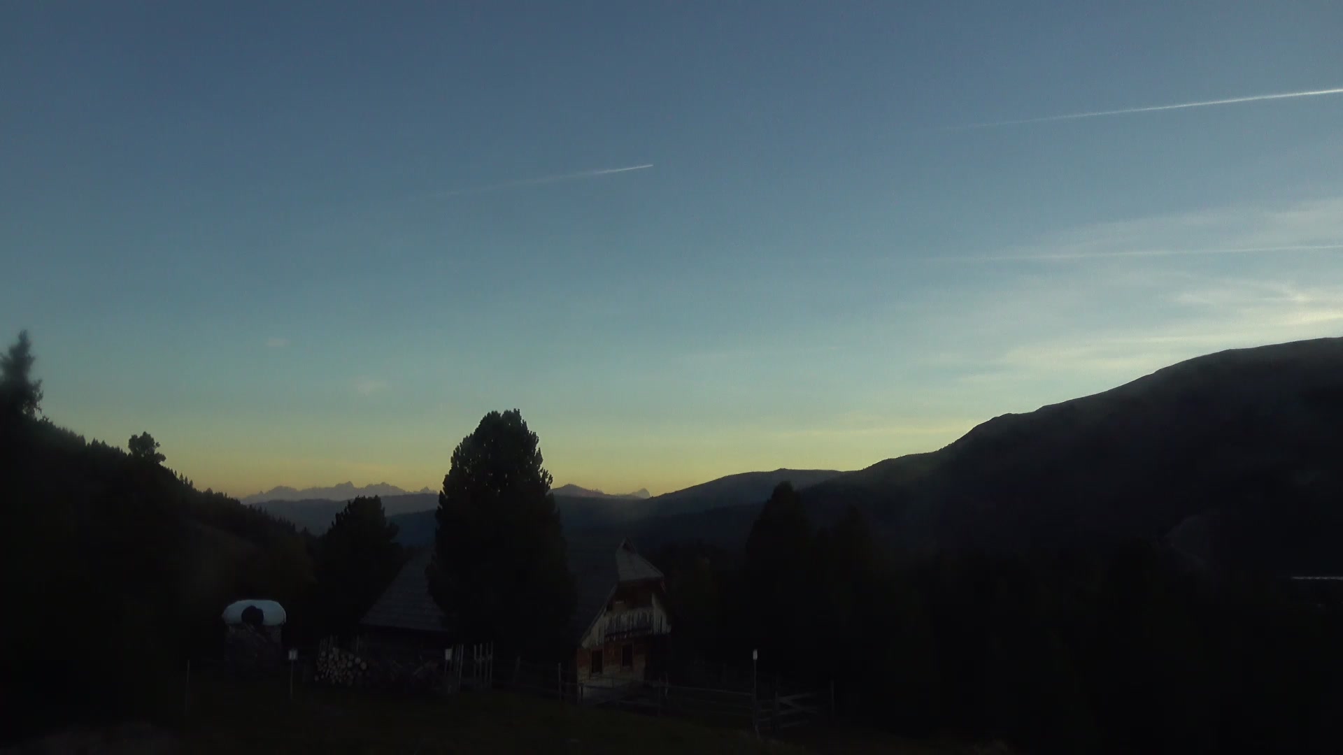 Turracherhöhe Turrachbahn Upper Station snow cam captured at 4 October 2026 at 6:39 pm GMT+2