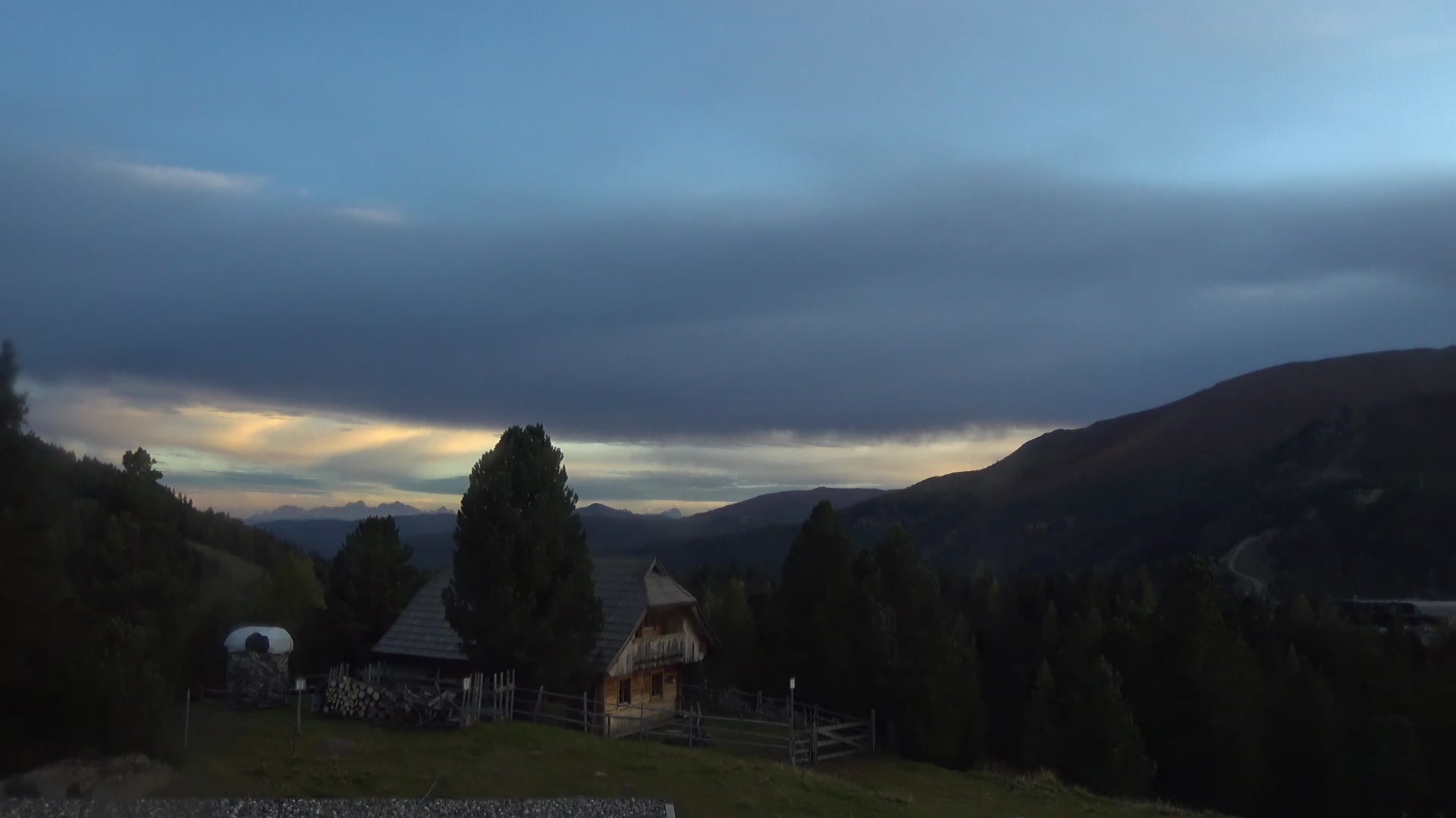 Turracherhöhe Turrachbahn Upper Station snow cam captured at 5 October 2026 at 6:39 pm GMT+2