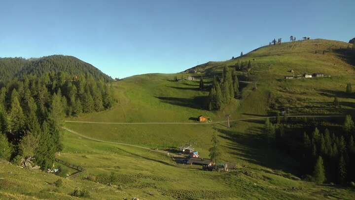 Werfenweng Schnapfenriedl snow cam captured at 15 September 2026 at 6:13 pm GMT+2
